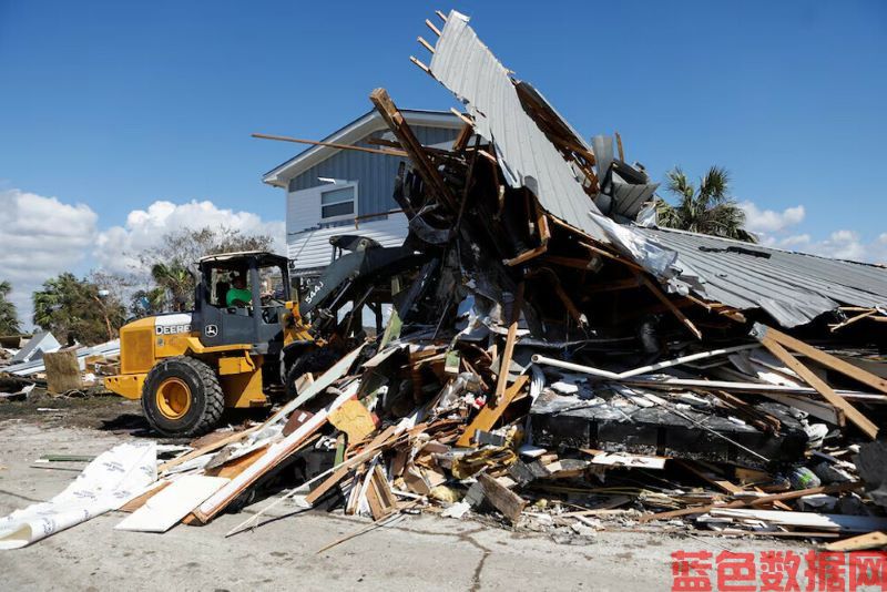 飓风“海伦”造成100人死亡，美国东南部的恢复工作正在加强