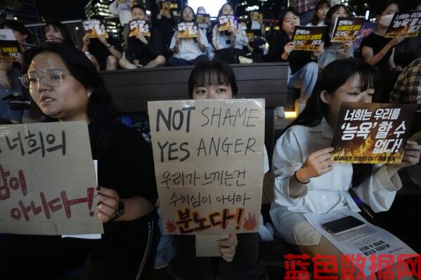 在韩国，深度色情破坏了女性的生活，加剧了