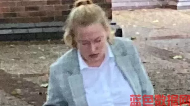 一名女子假装自己被绑架和强奸，以骗取她在