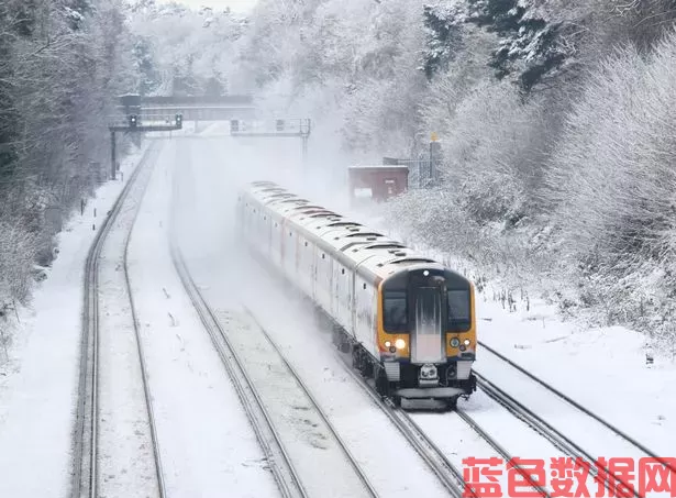 灰机@hz2333降雪地图显示了确切的日期以及英国哪些地区可能遭受洪水袭击