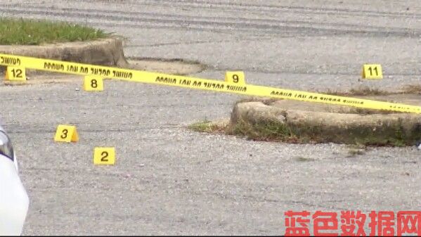 灰机@hz2333塔斯基吉大学枪击案造成1人死亡，16人受伤；逮捕1人